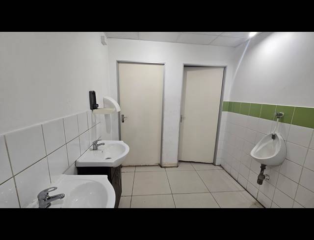 320M² BUILDING TO LET IN BALLITO DISTRICT